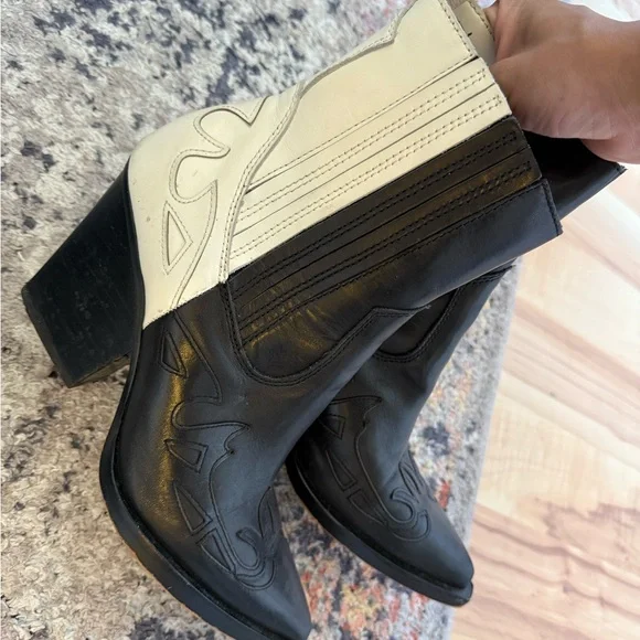 Dolce Vita Black and Cream Heeled Boots - Picture 2 of 8